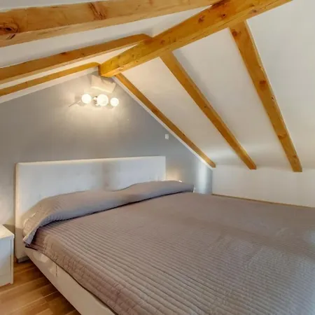 Appartamento In With Terrace, Air Conditioning Mali Lošinj