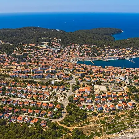 Apartamento In With Terrace, Air Conditioning Mali Lošinj